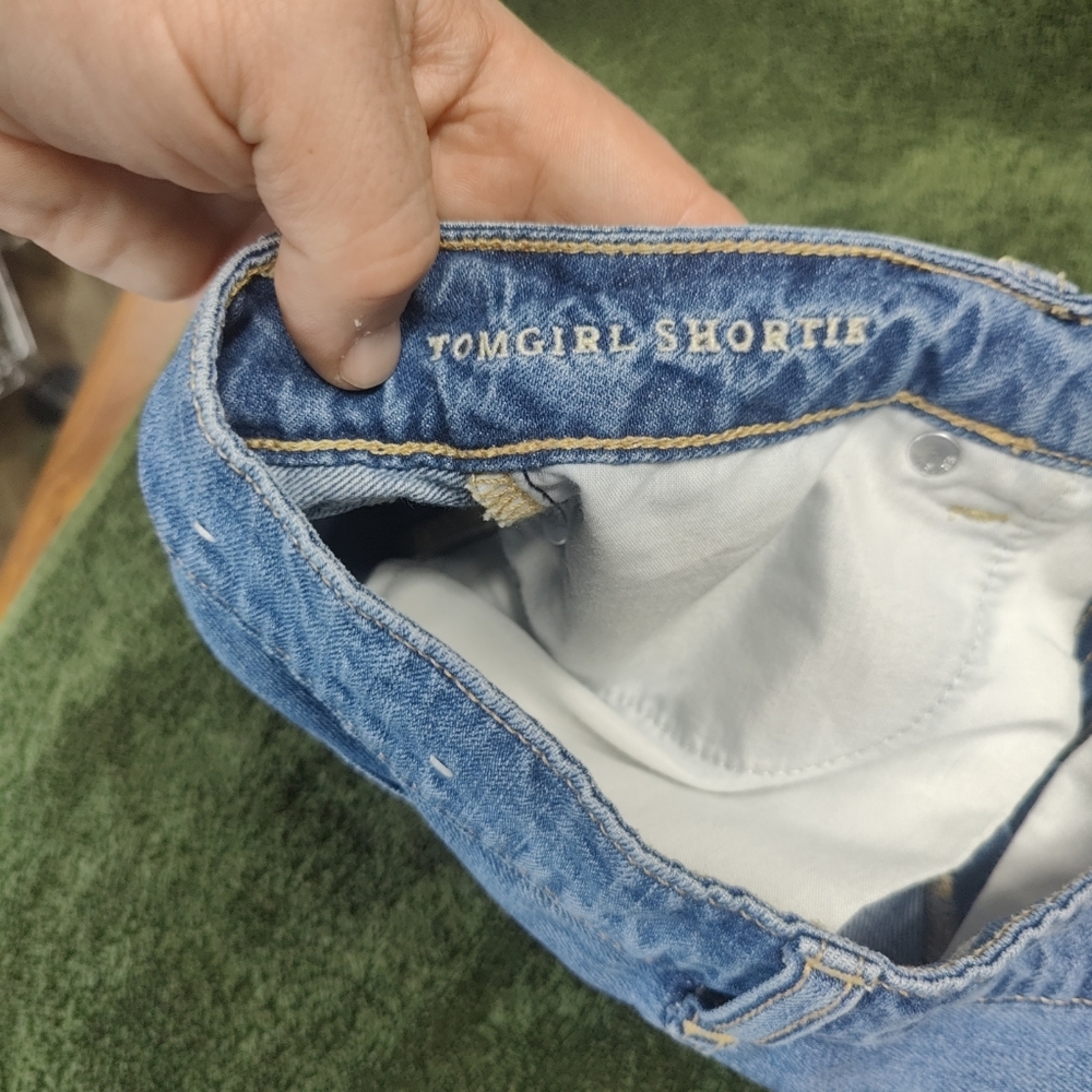 American Eagle Tomgirl Shortie Blue Denim Short Womens Size 0 © - Picture 12 of 12